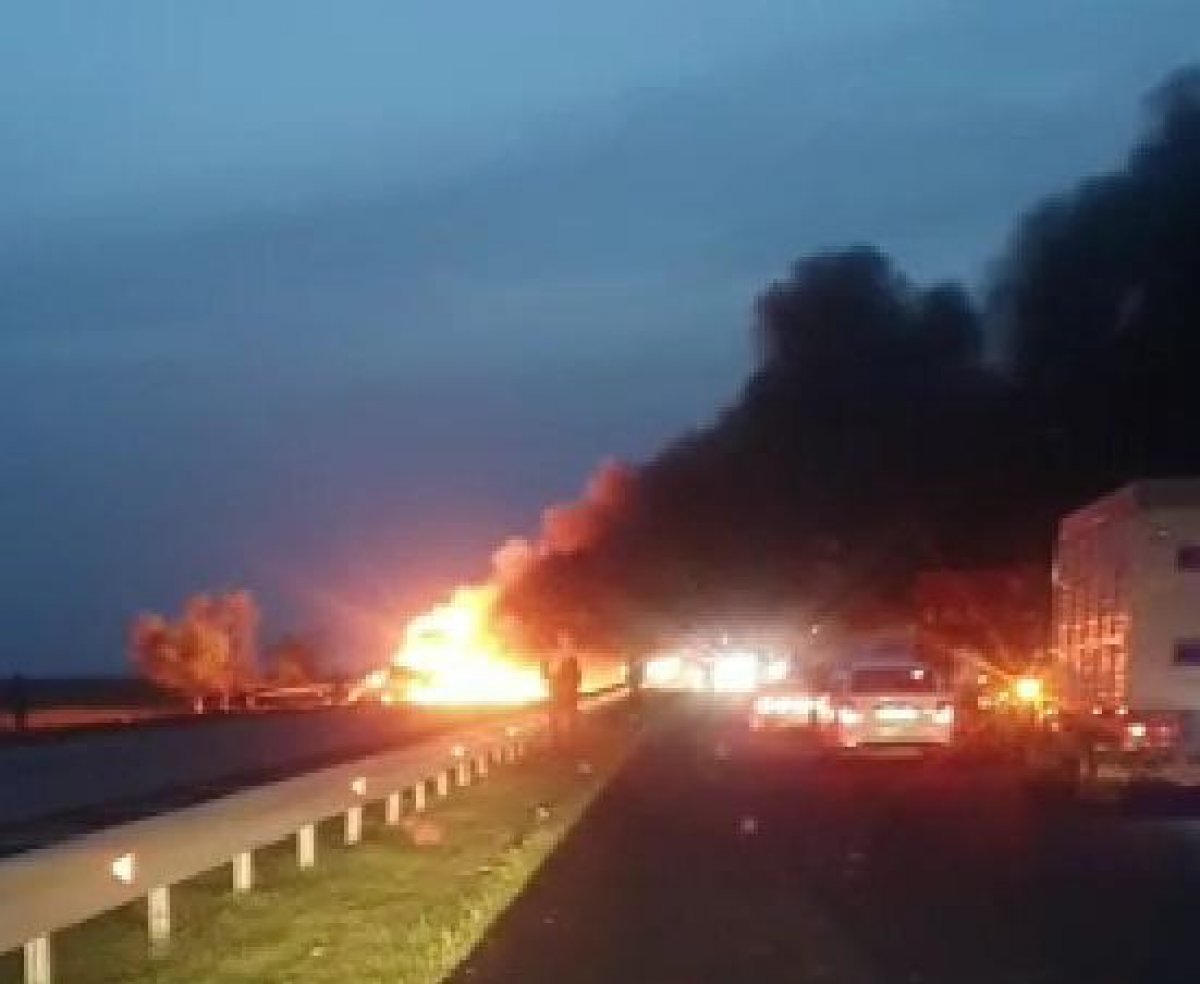 Фура с грузом сгорела дотла в Туркестанской области