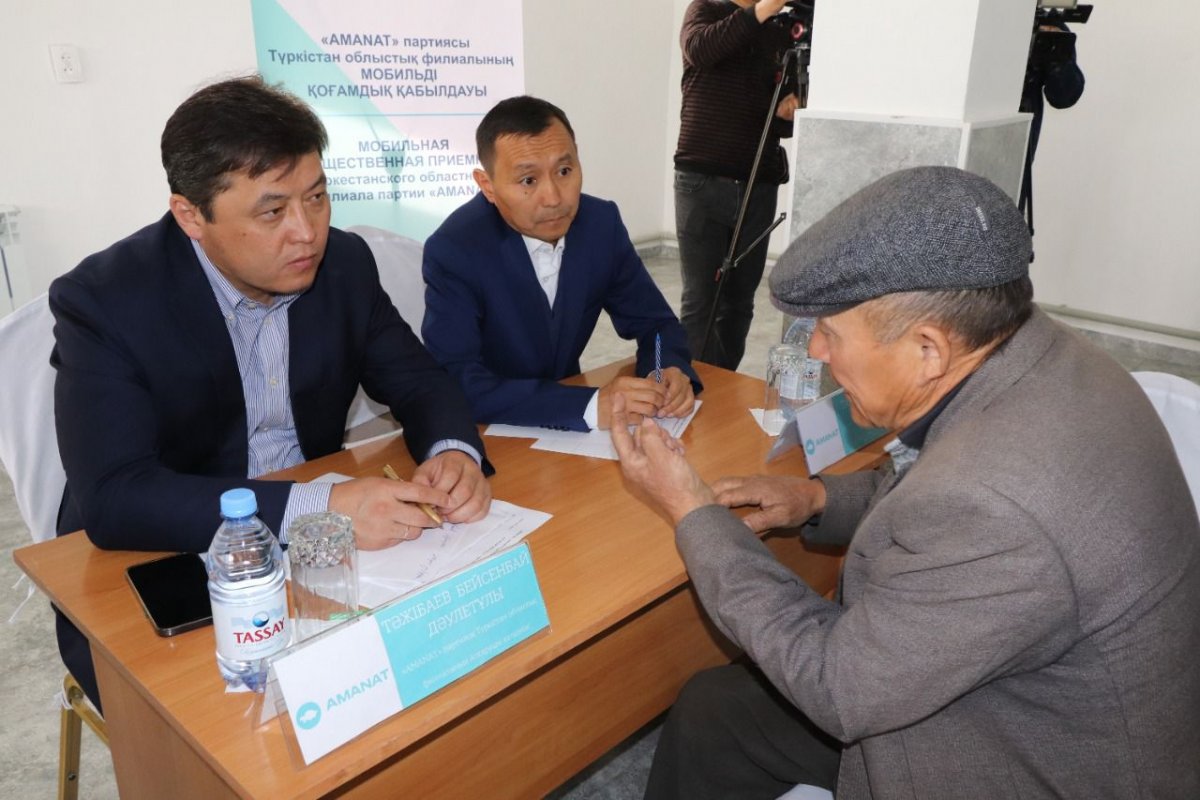 Общественные приемные партии AMANAT выехали в Туркестанскую и Северо-Казахстанскую области