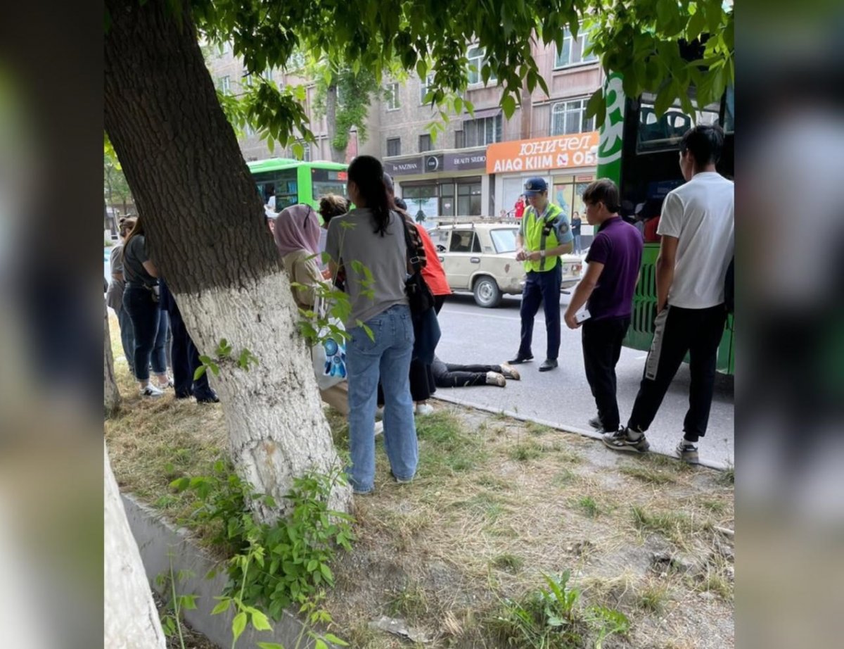 11-летний ребенок попал под колеса автобуса в Шымкенте