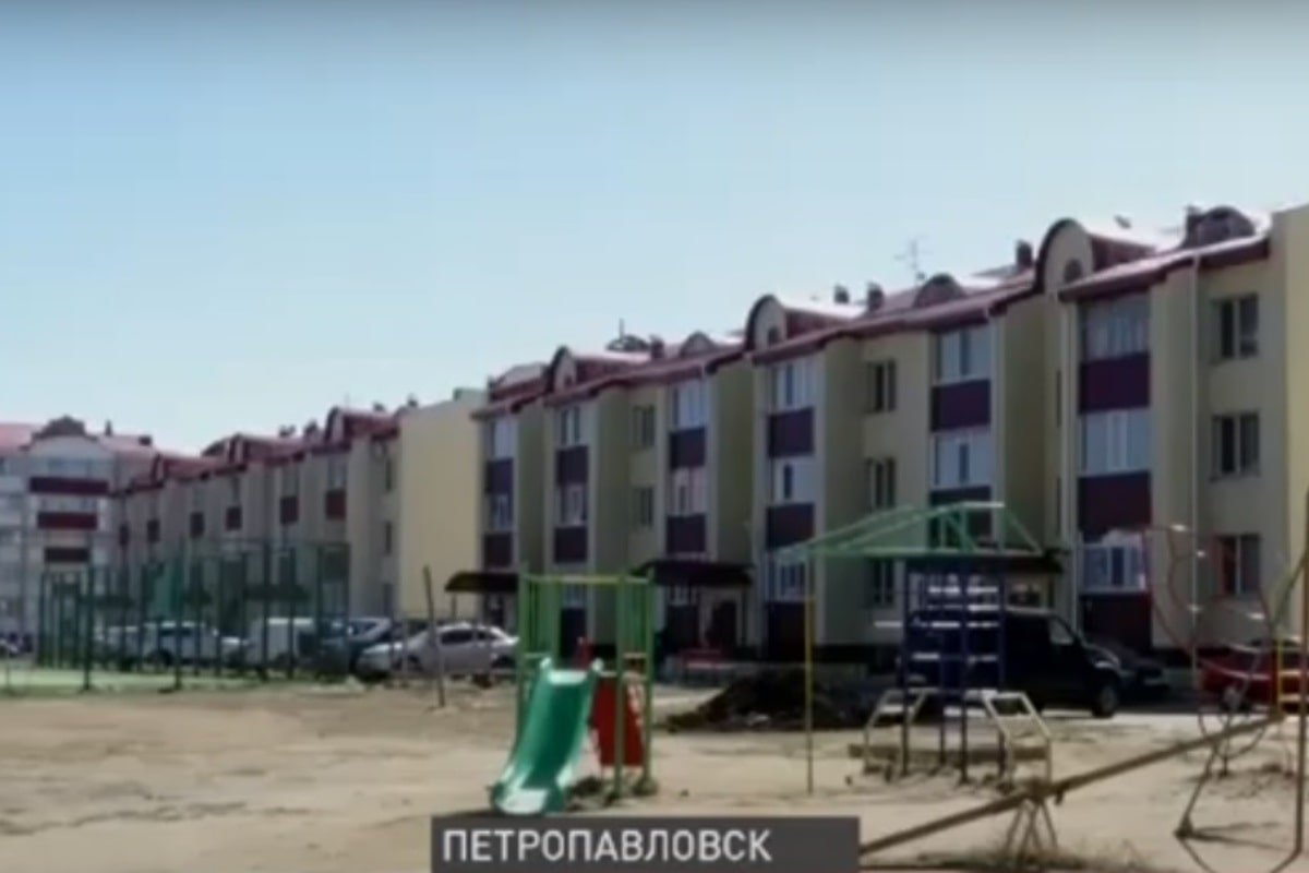 Петропавловцы задыхаются от запаха нечистот в домах, построенных по госпрограмме