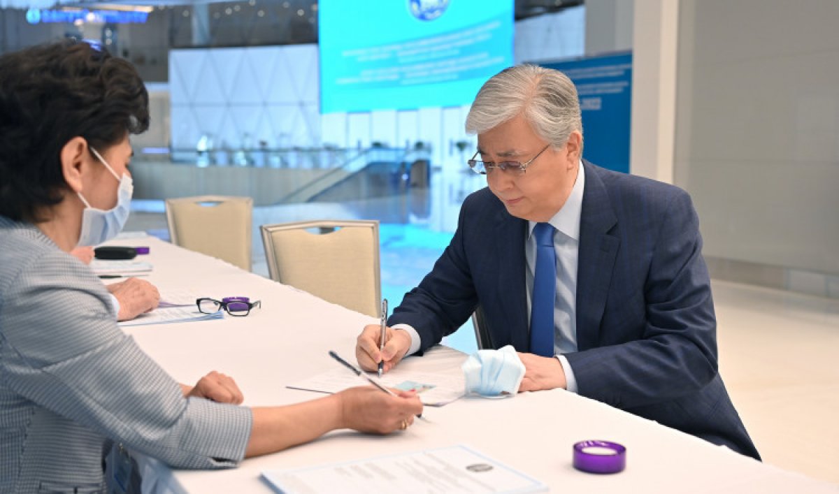 Токаев принял участие в выборах депутата Мажилиса РК