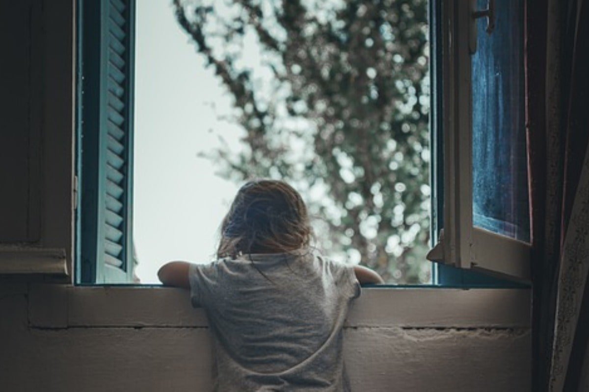 Четырехлетняя девочка выпала из окна в Атырау