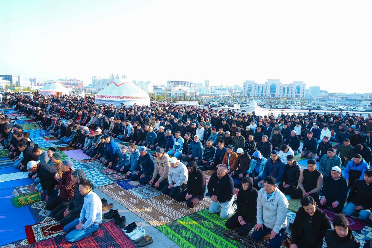 Ораза айт: праздничную молитву совершили в столичной мечети