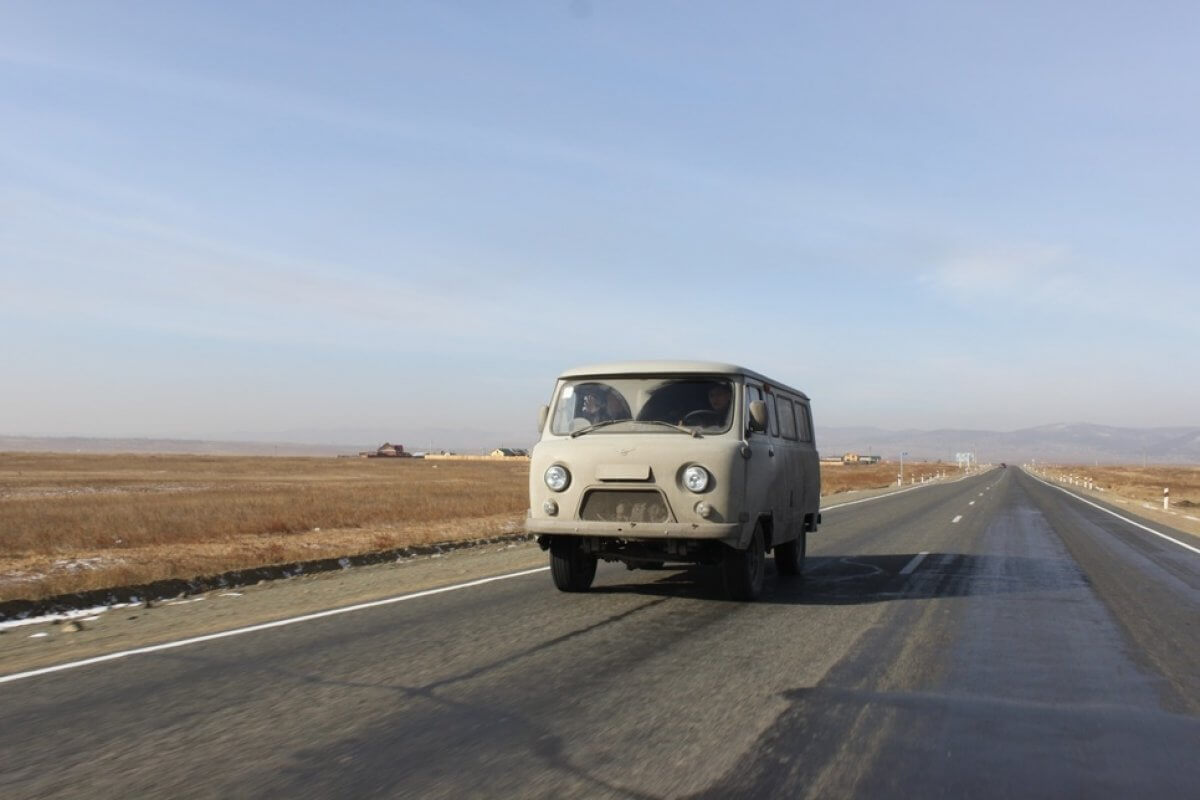 Дед с калашом погоня на буханке