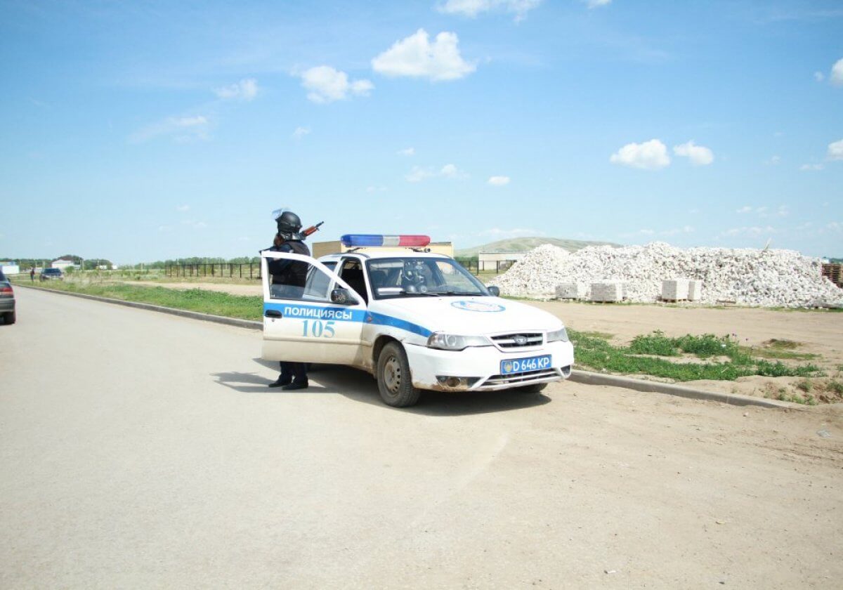 Днем таксовали, а вечером - грабили: в Актобе поймали банду автоворов