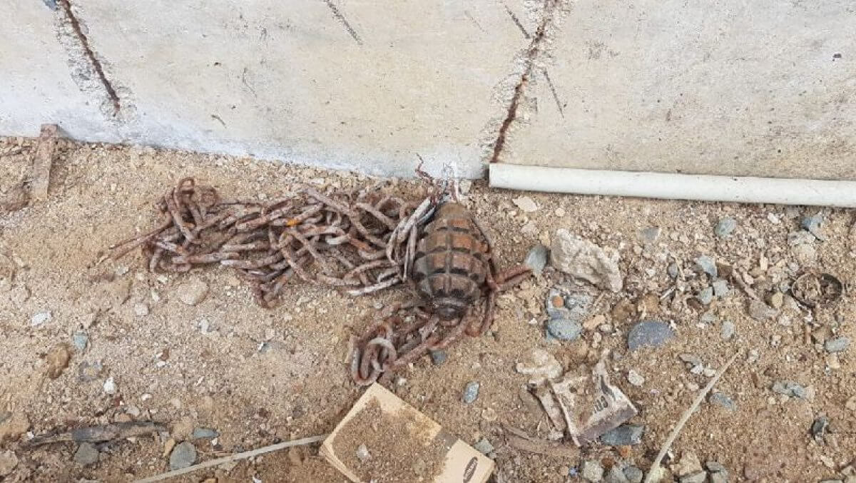 Боевую гранату нашли в заброшенном гараже в Актобе