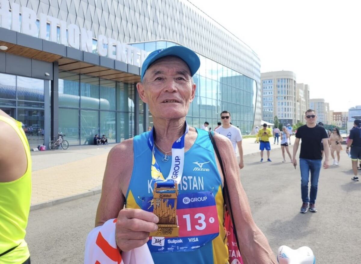 Возраст не помеха: 75-летний астанчанин пробежал марафон на самой длинной дистанции