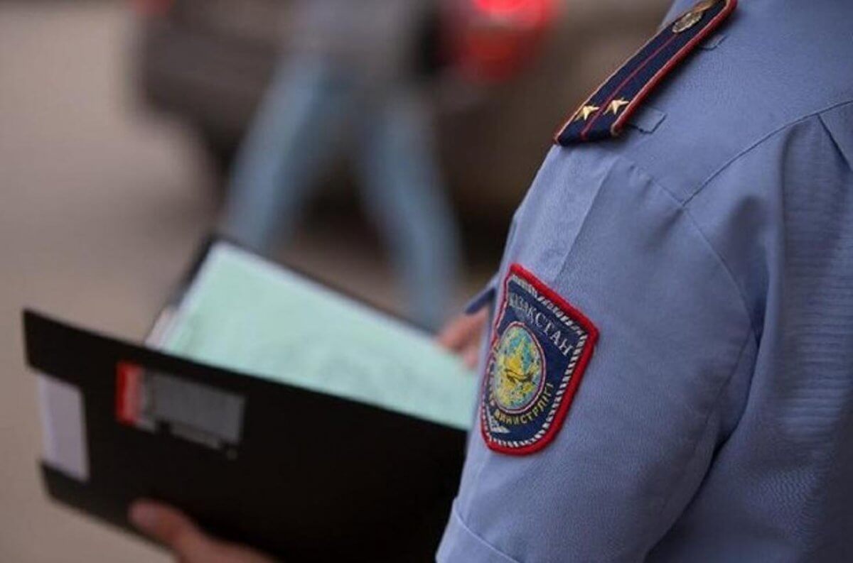 Полицейский выписал счет-фактуры на полмиллиарда тенге в Алматинской области