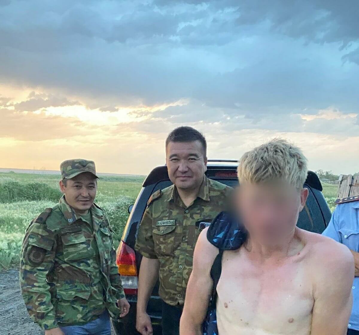 Парня, тонущего в иле, вытащили спасатели в Абайской области