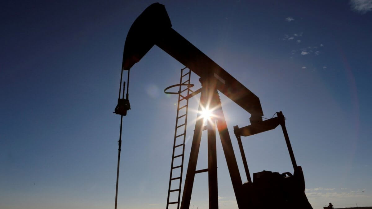 Сразу три страны сокращают экспорт нефти