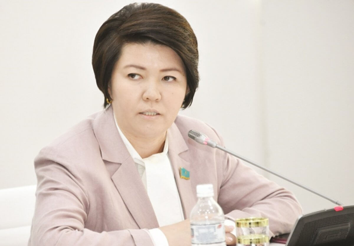 Трансформация, ребрендинг, актуализация: мажилисмен назвала главные месседжи съезда "Жастар Рухы"