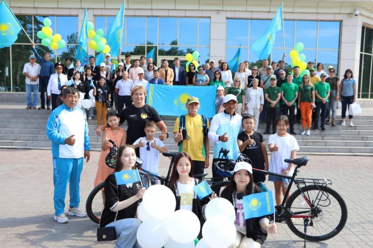 "Финишная прямая": участников многодневного ультрамарафона встретили после 15-дневного забега