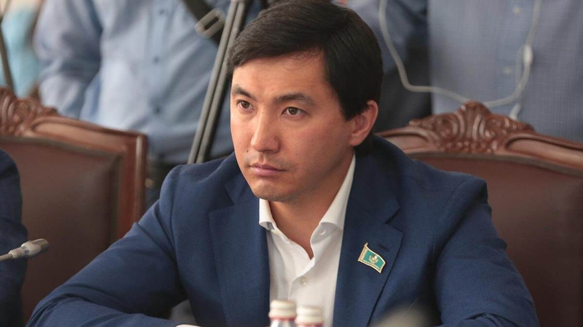 Кайрат Кудайберген лишился депутатского мандата в алматинском маслихате