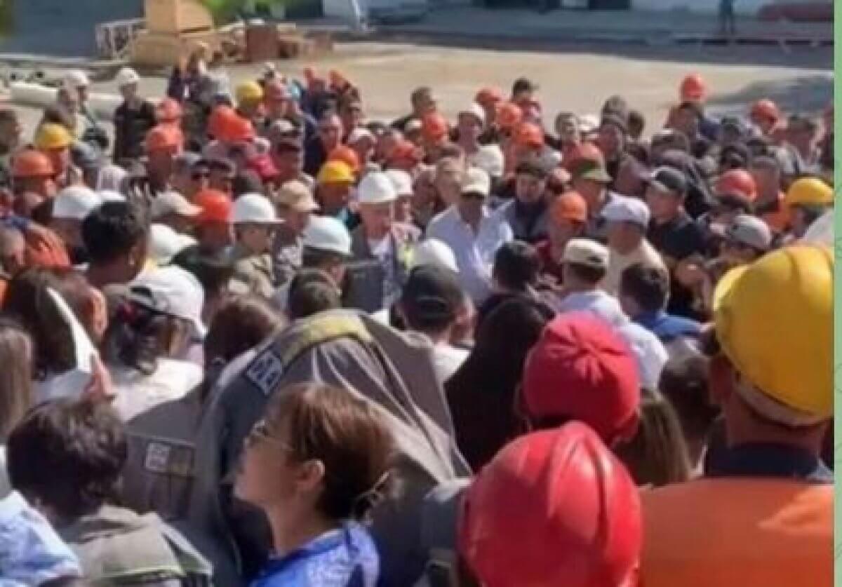 Шахтеры Шетского района устроили забастовку