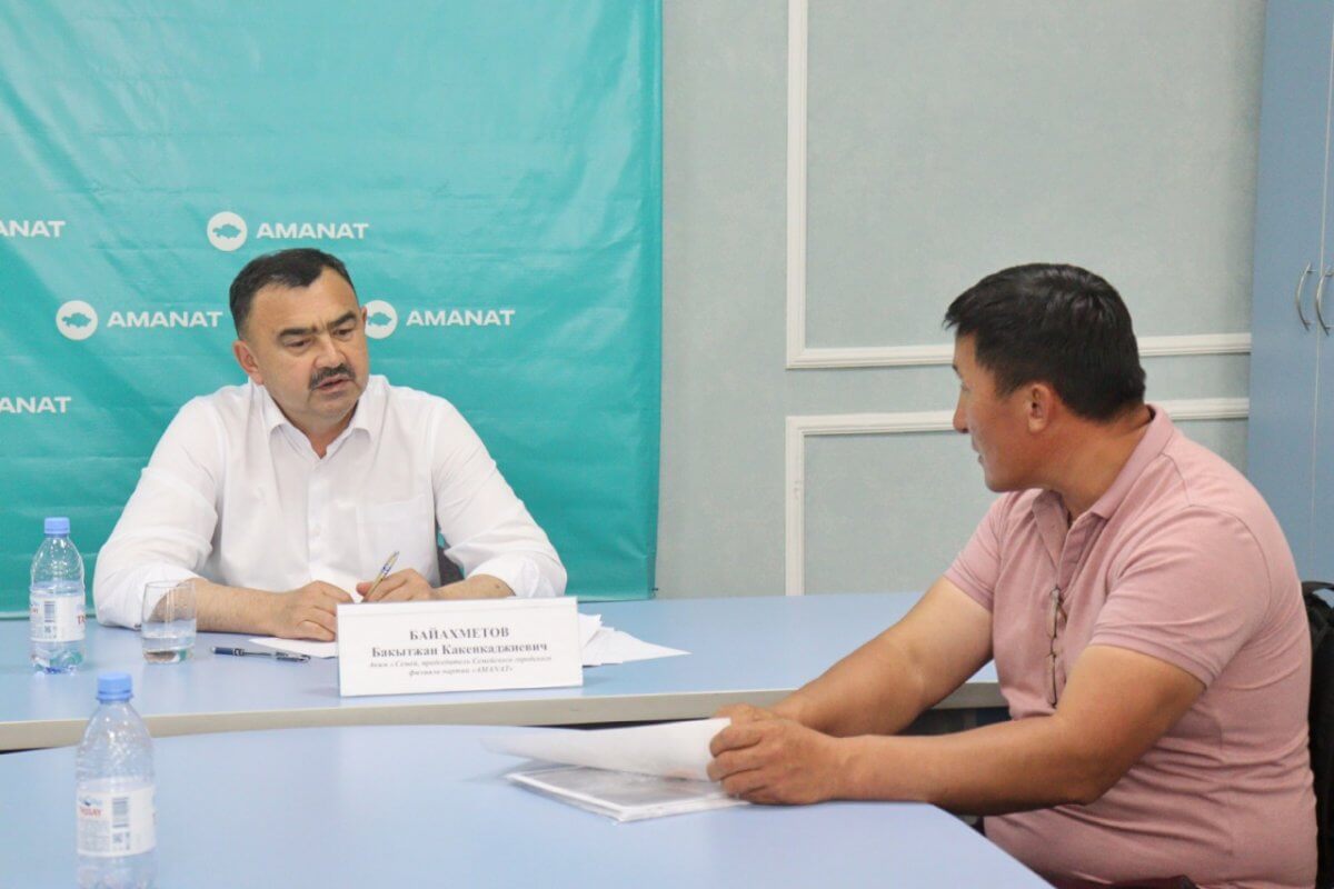 С какими вопросами жители Семея обратились к акиму?