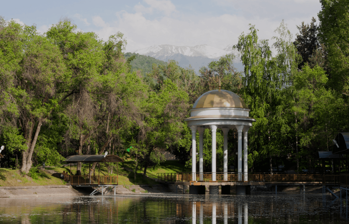 Мертвого мужчину нашли в пруду алматинского терренкура