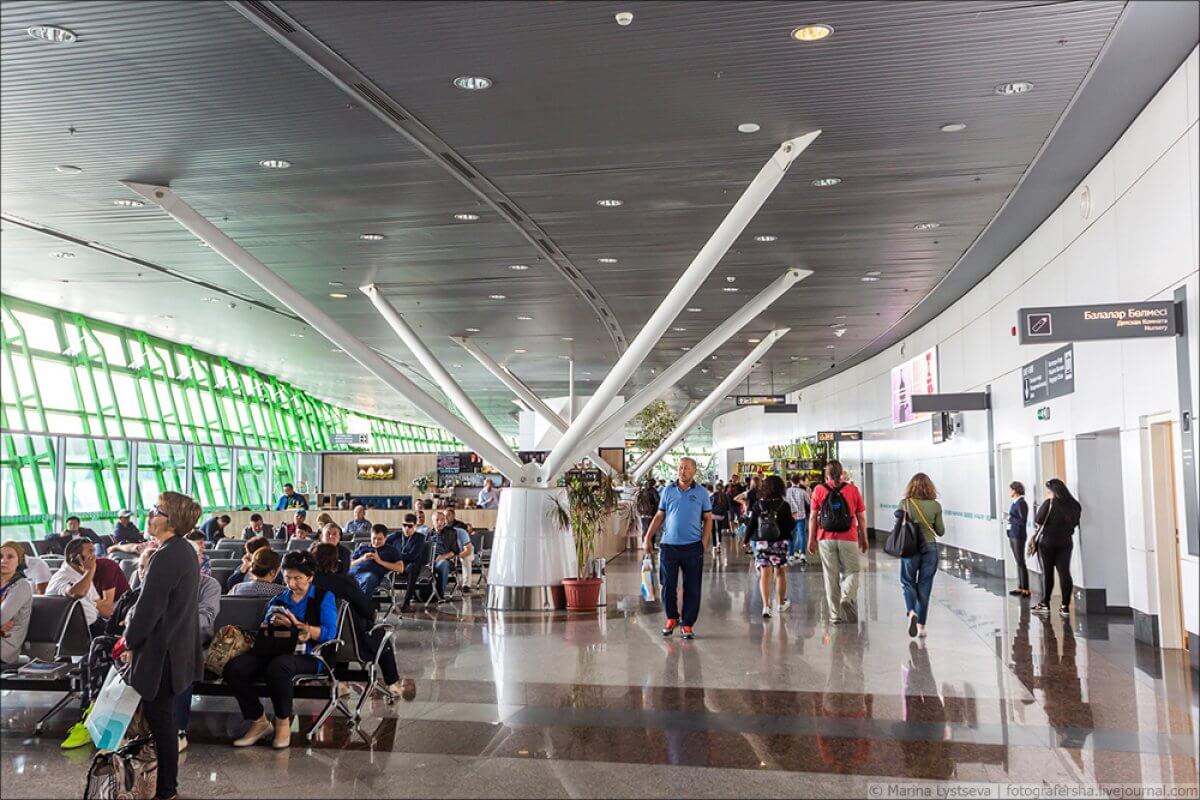 Аэропорт город астаны. Казахстан Астана аэропорт. Международный терминал аэропорта Нурсултан. Аэропорт Назарбаев. Международный аэропорт Астана терминалы.