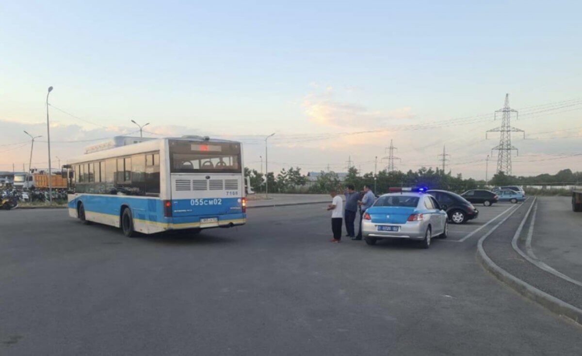Водитель автобуса разъезжал с липовыми правами в Алматы