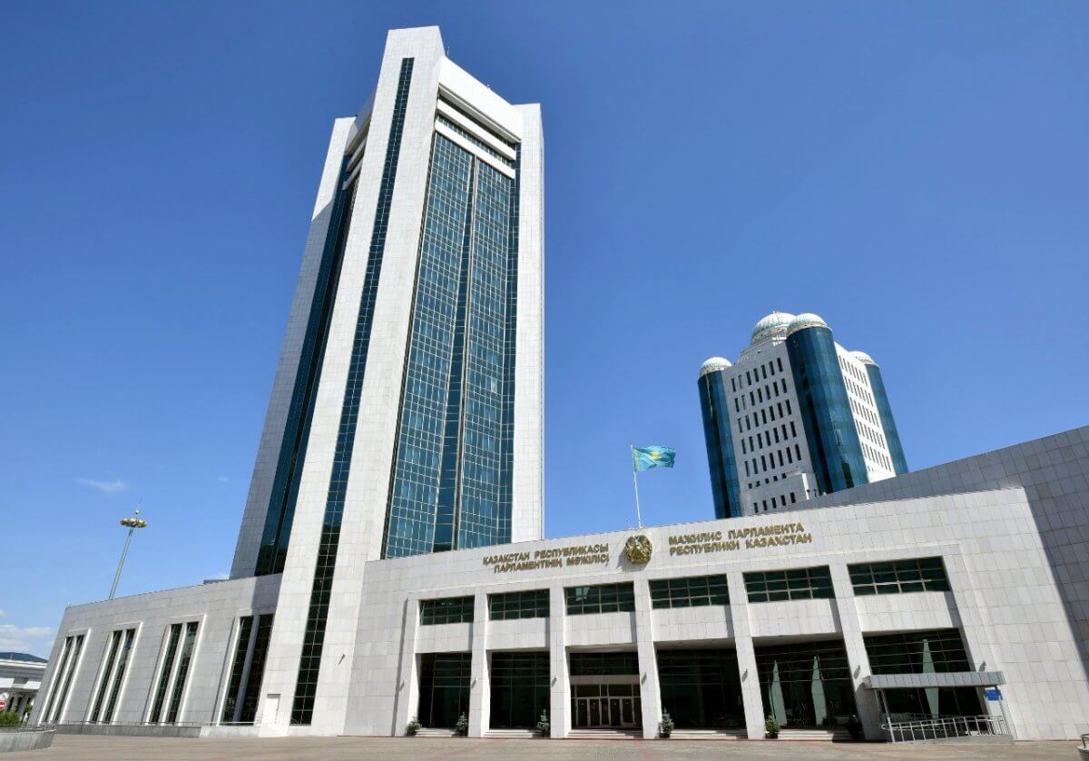 Мажилис перечислит однодневный заработок пострадавшим в Костанайской области