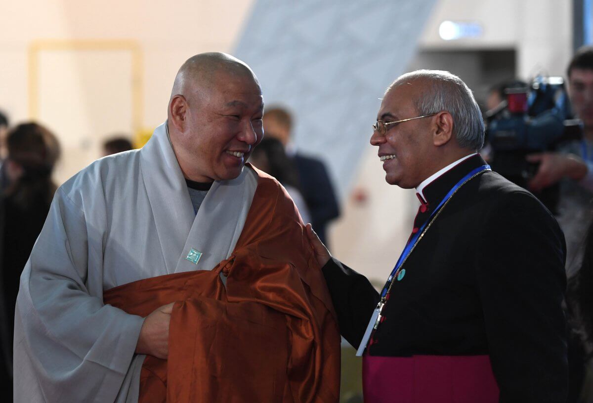 Папа Римский, пандемия и 100 делегаций: зачем Казахстану Съезд религиозных лидеров?