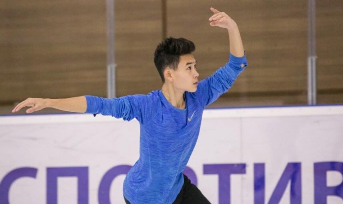 Казахстанский фигурист завоевал бронзу на чемпионате в Риге
