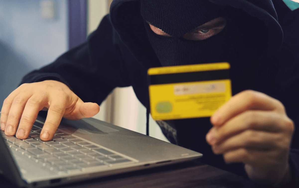 "Американский ухажер" обманул пенсионерку из Актобе на 36 млн тенге