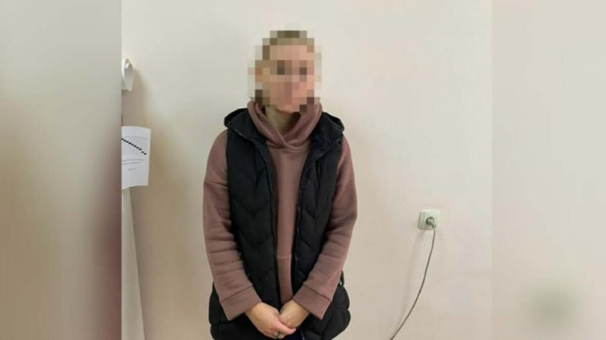 Забирала золото, не отдавая денег, 33-летняя алматинка