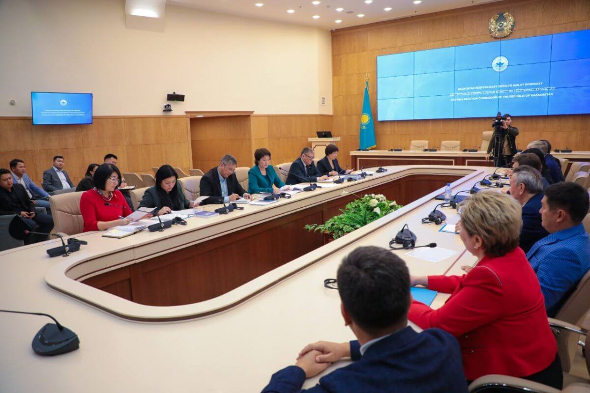 Народная коалиция предоставила в ЦИК документы в поддержу Токаева