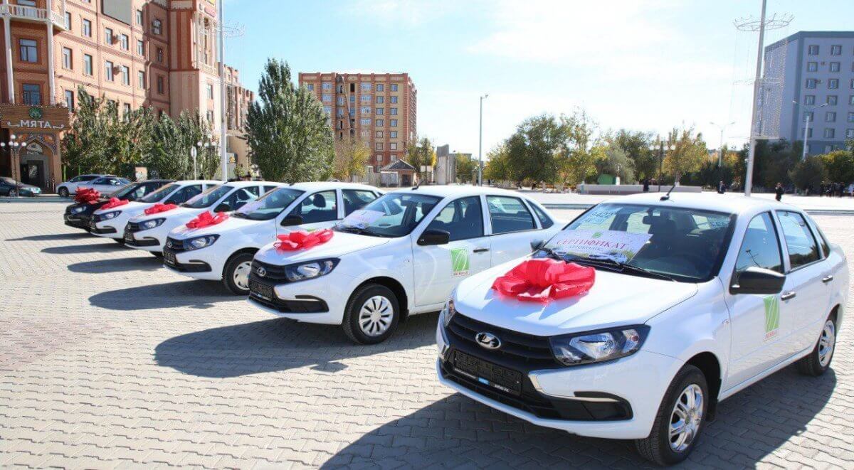 Лучшим аграриям Кызылординской области вручили ключи от автомобилей