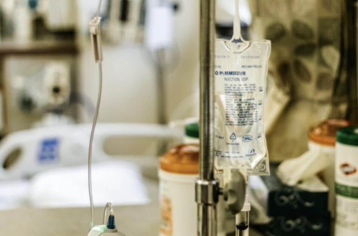 Около тысячи человек продолжают лечиться от коронавируса в Казахстане