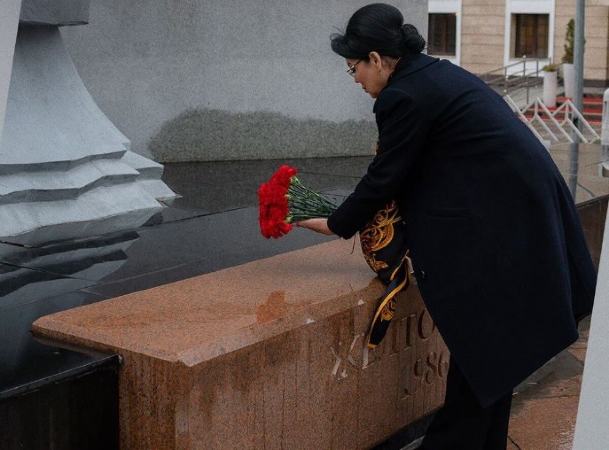 Смерть салтанат в казахстане. Декабрьские события 1986. Памятник памяти. Декабрьских событий.