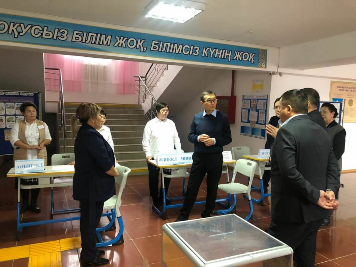 Подготовка к внеочередным выборам президента: Нурлан Абдиров посетил Павлодарскую и Акмолинскую области