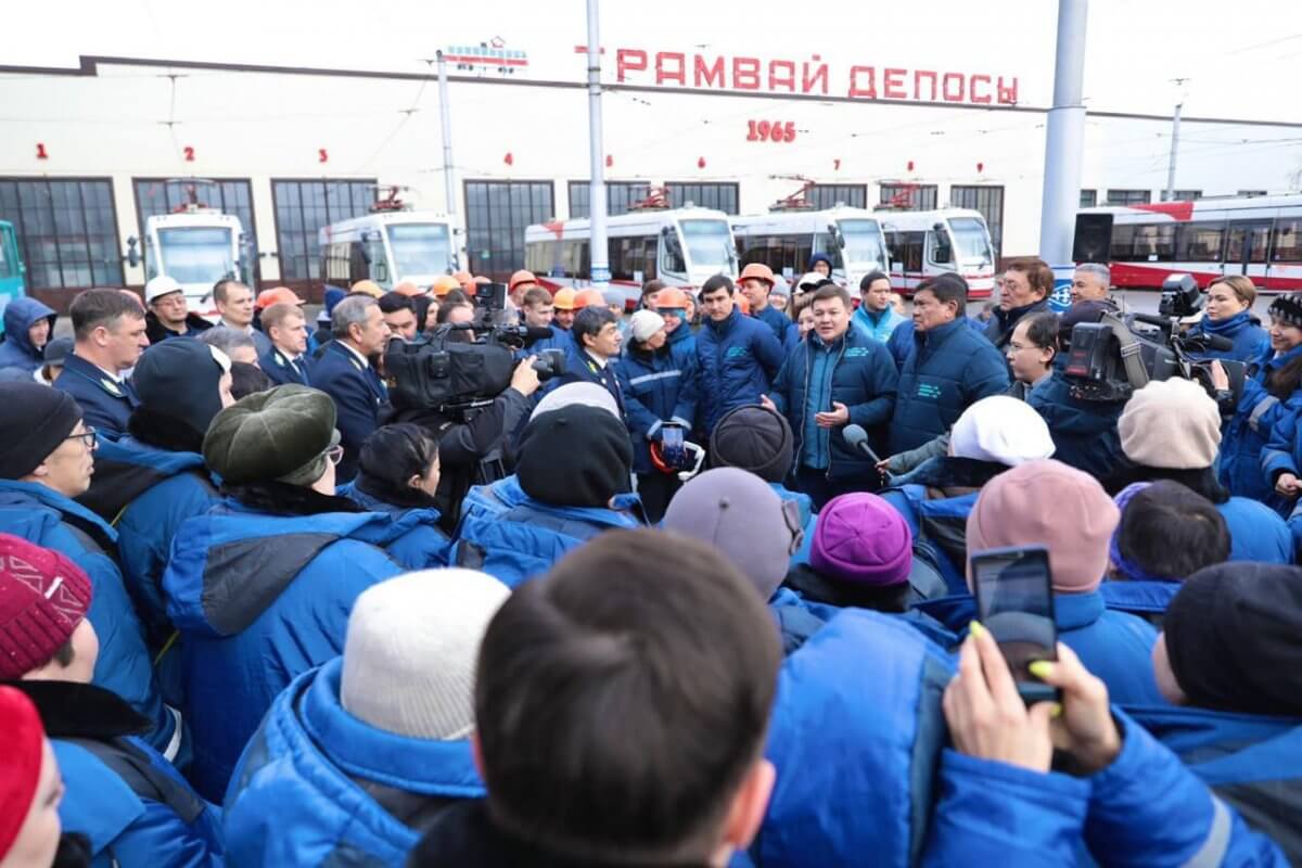 Члены Республиканского штаба Токаева встретились с избирателями Павлодарской области