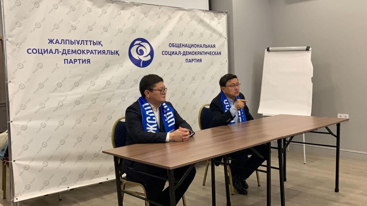 Штаб Ауесбаева встретился со студентами КазАТУ