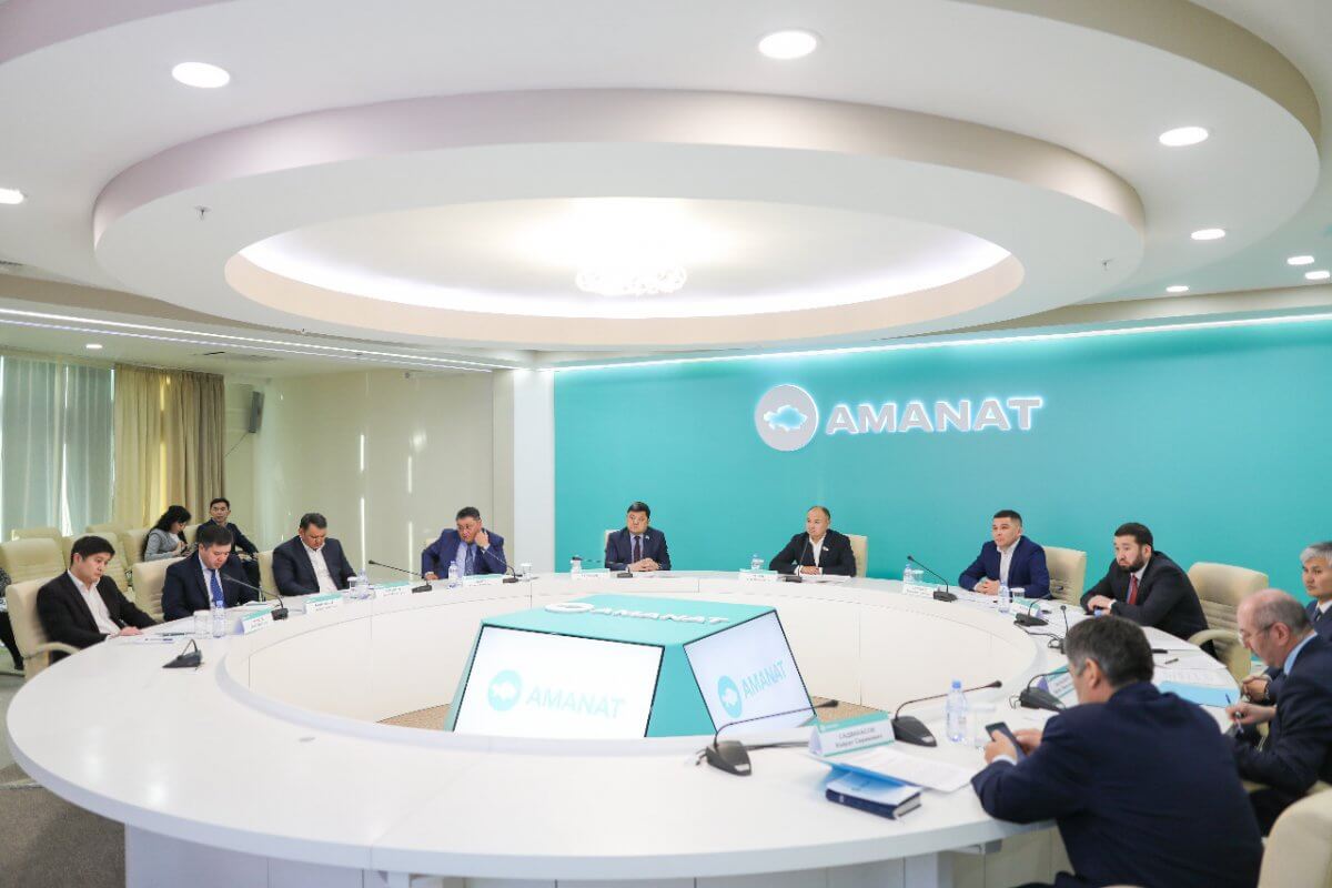 Эффективность господдержки банковского сектора рассмотрели на совете при AMANAT