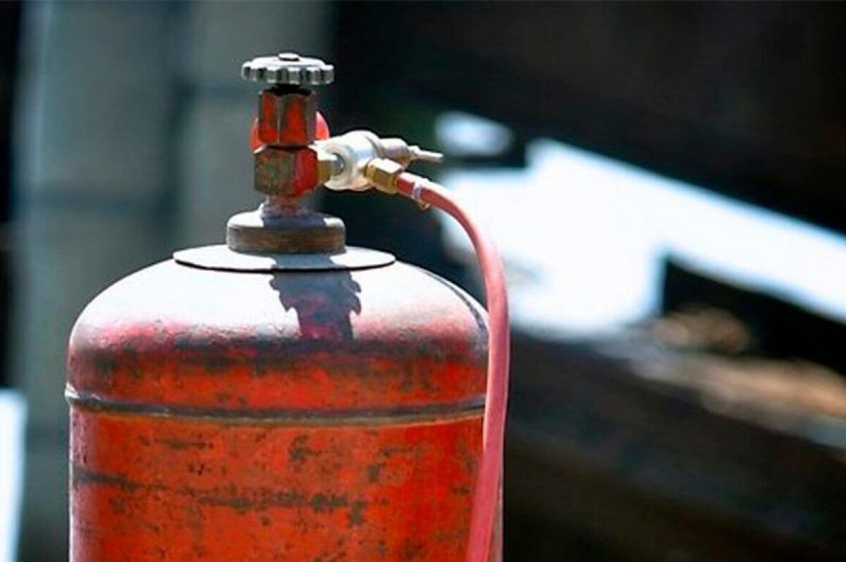Мужчина погиб от хлопка газового баллона в СКО