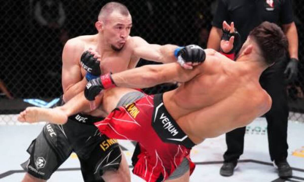 Всеобщее уважение заслужил поступок Казаха во время боя UFC (ВИДЕО)