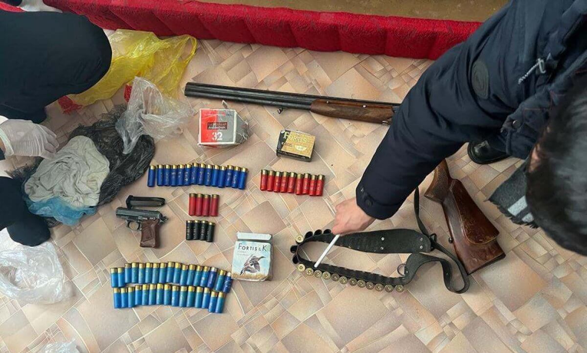 Мефедрон, ружье и самодельное оружие изъяли полицейские у астанчан