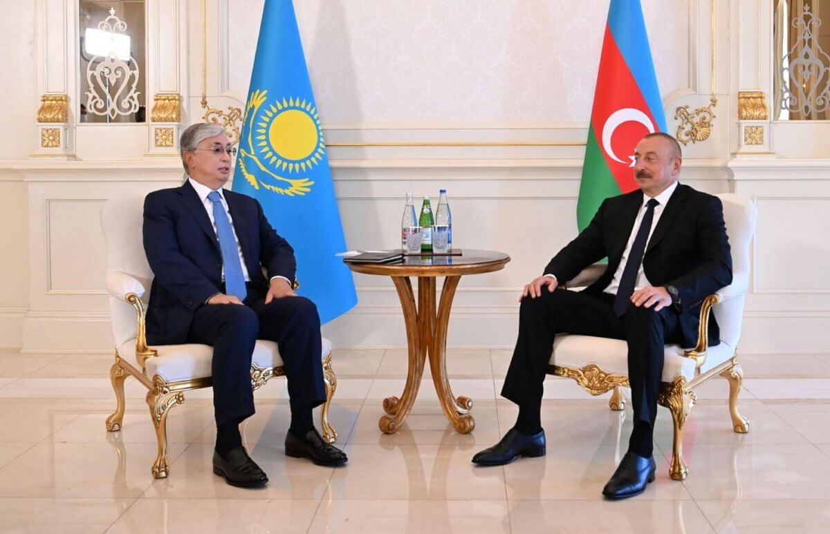 Токаев поздравил президента Азербайджана с днем рождения