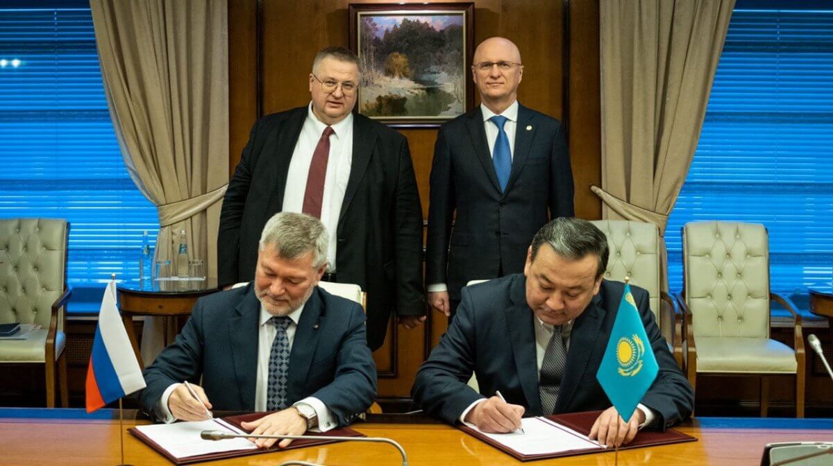 Реконструкция дорог и пункты пропуска: о чем еще Роман Скляр говорил с коллегами в Москве