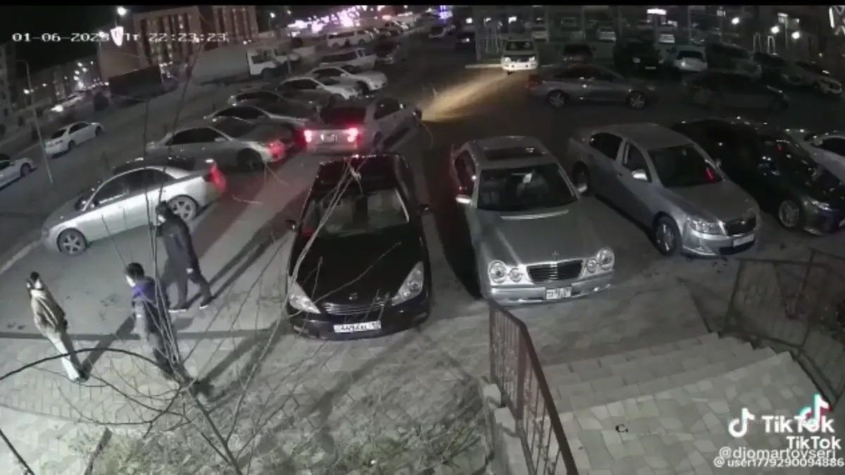 Двое мужчин похитили несовершеннолетнюю девушку в Актау