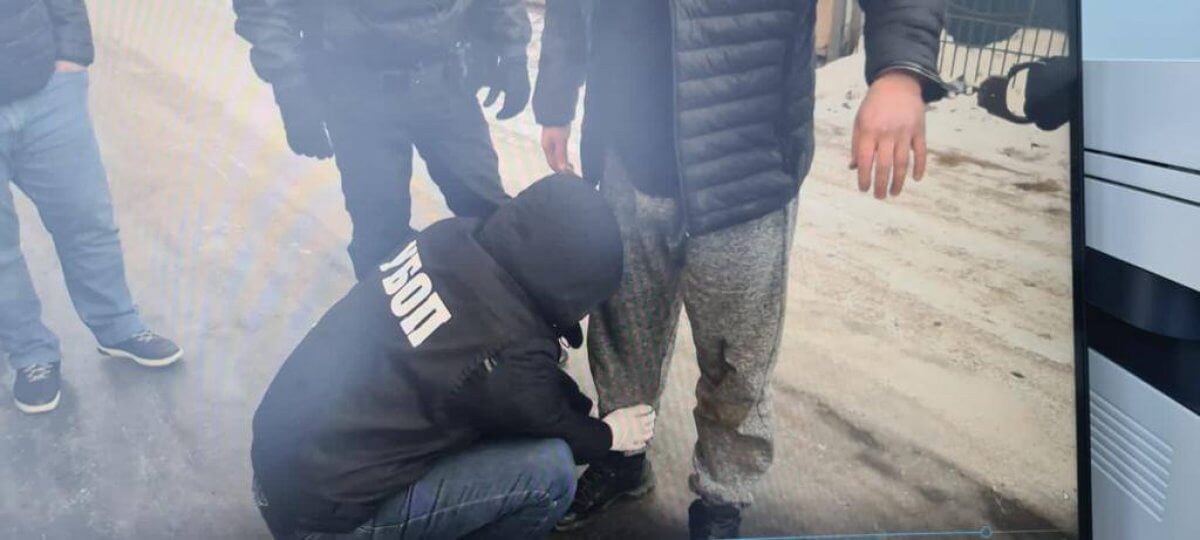 Вымогатели переписали на себя дачу и часть имущества мужчины в ЗКО