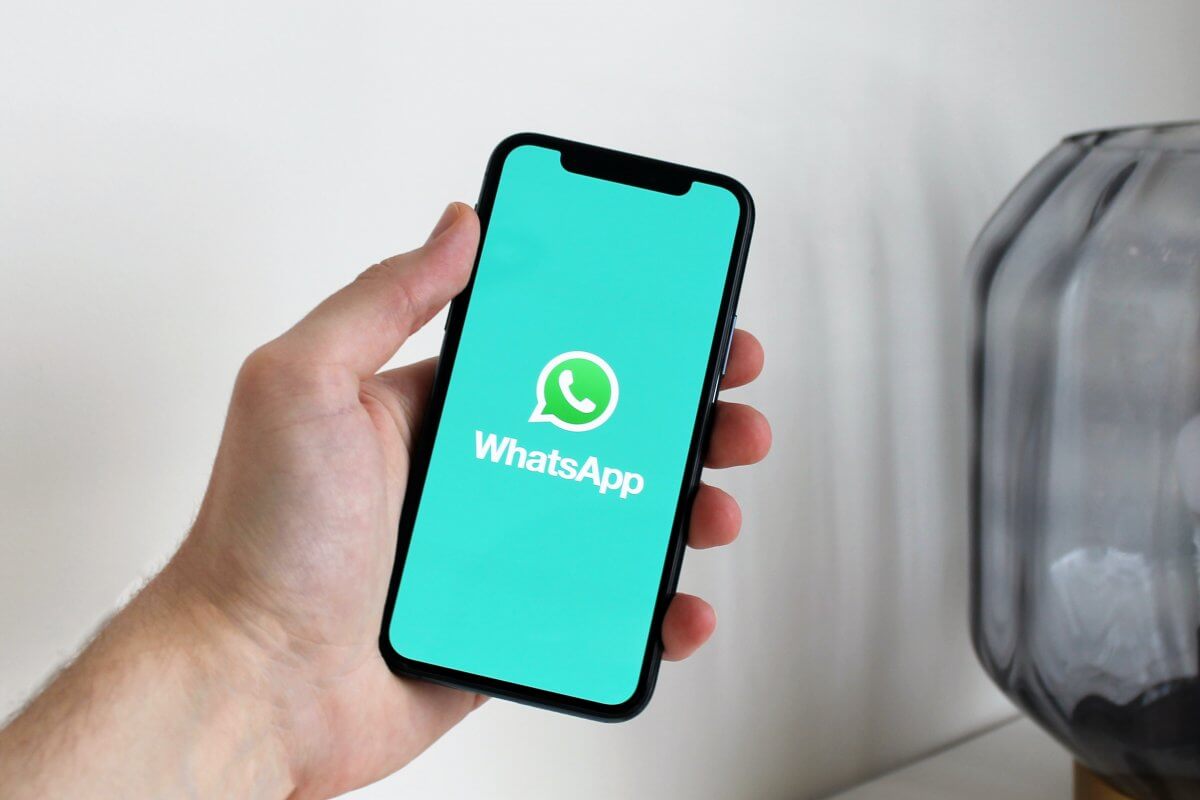 Пользователи WhatsApp смогут переводить голосовые сообщения в текст