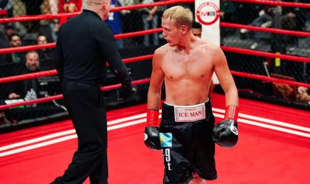 Казахстанский боксер техническим нокаутом защитил титул WBA