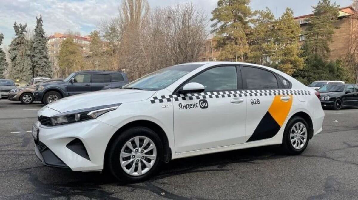 Женщина родила в шымкентском такси