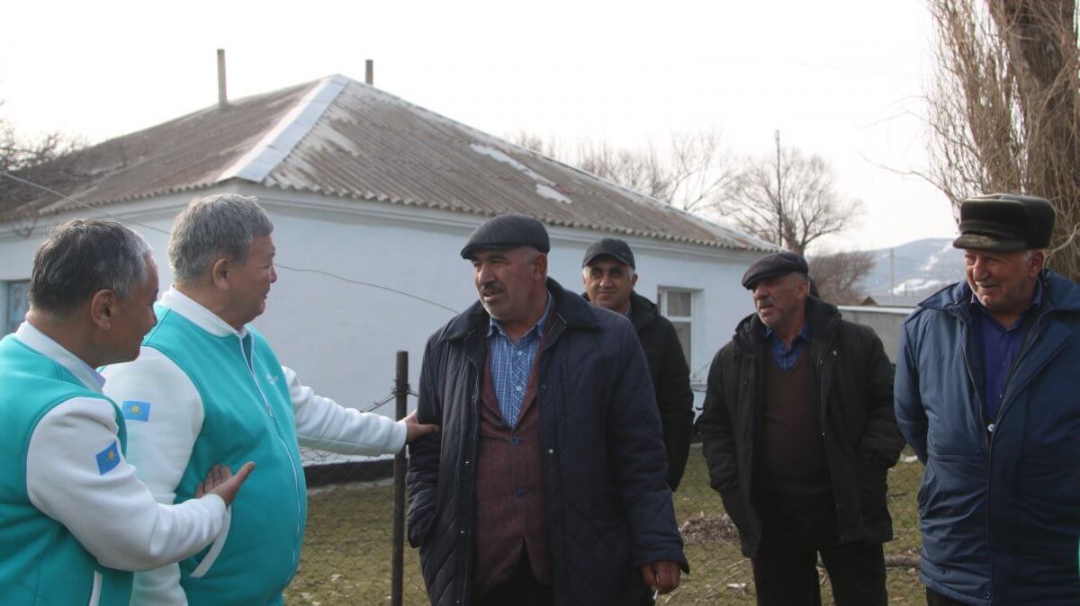 Народ ждет позитивных изменений: аманатовцы встретились с сельчанами
