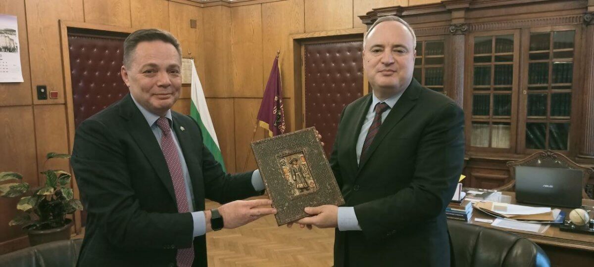 Казахский язык изучают в крупнейшем вузе Болгарии