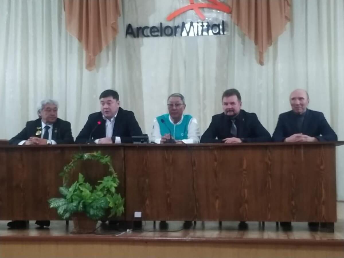 Необходимо повысить ответственность работодателей - кандидат на встрече с шахтерами