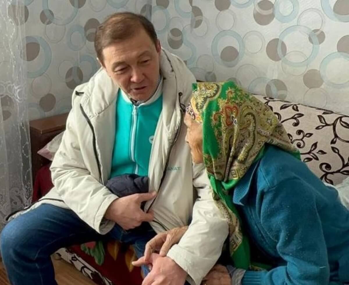 Кандидат от AMANAT обсудил вопросы развития сельского хозяйства с жителями Каркаралинска
