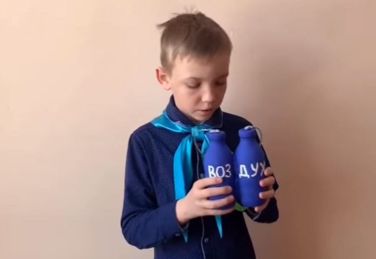 Противогаз из теста и сирену из апельсина изготовили дети Восточного Казахстана